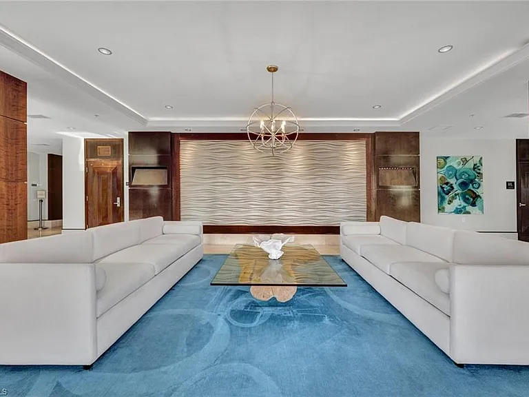 265 Indies Way #T1 — Photo 10
