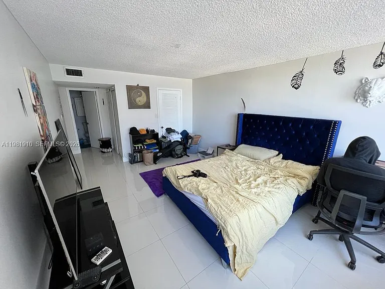 18061 Biscayne Blvd #1404 — Photo 7