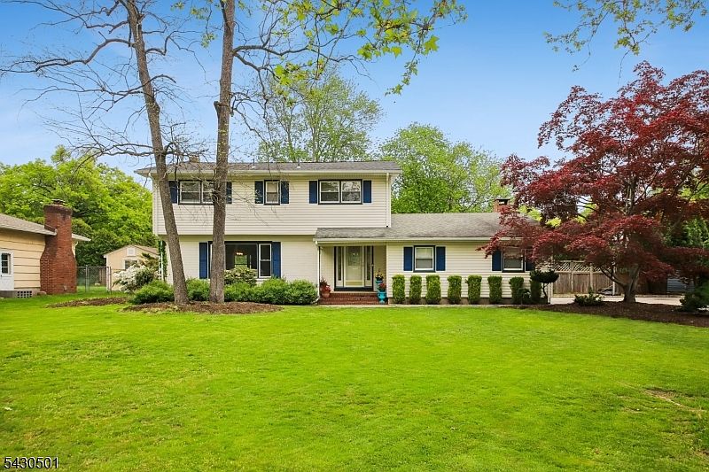 1st image of 54 Canterbury Dr