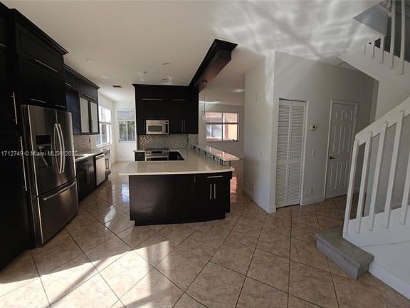 3rd image of 4467 Blossom Ln