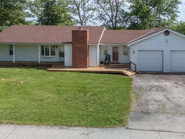 211 Southside Ct, Excelsior Springs, MO 64024