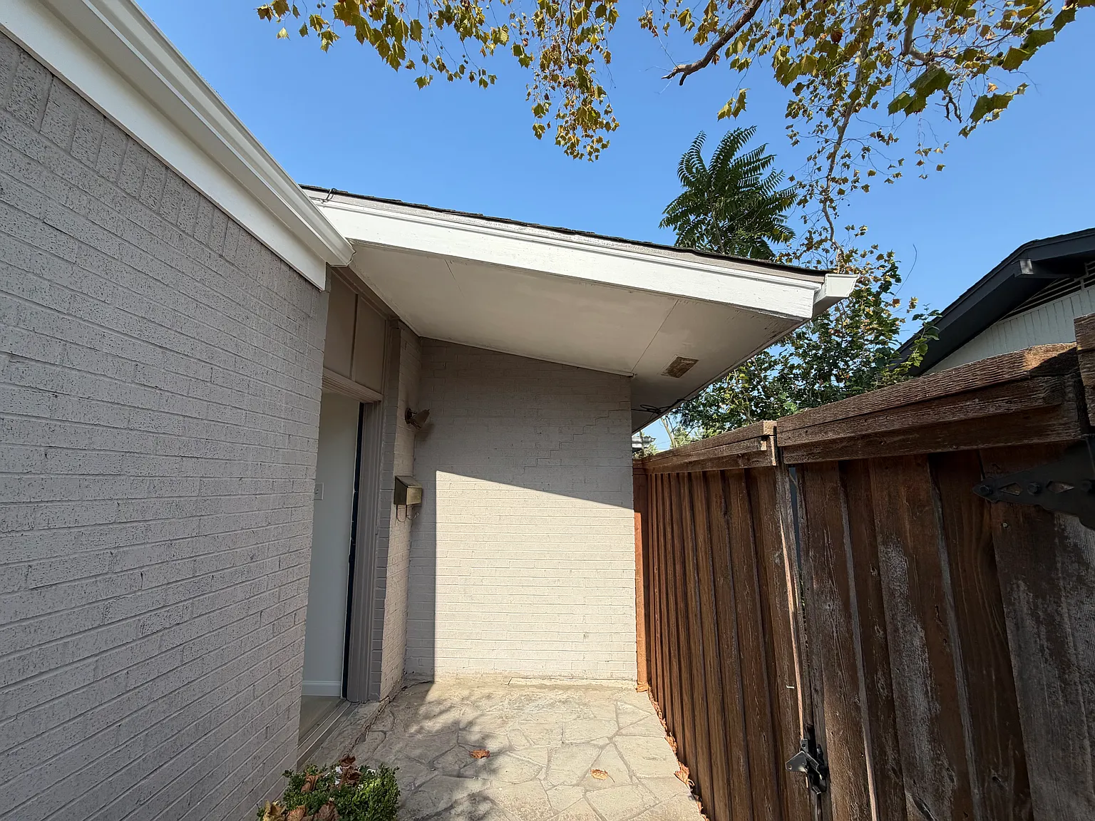 3 bed, 1984 sqft, $2,900 — Photo 3