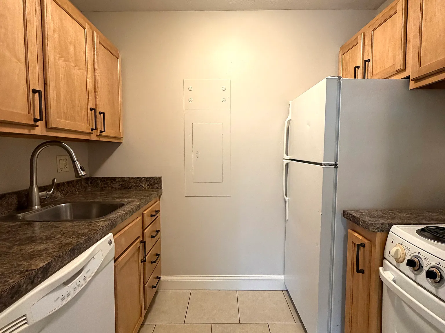 1 bed, 450 sqft, $745 — Photo 2