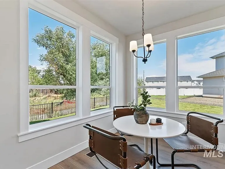 562 Hidden Mill Ct — Photo 7