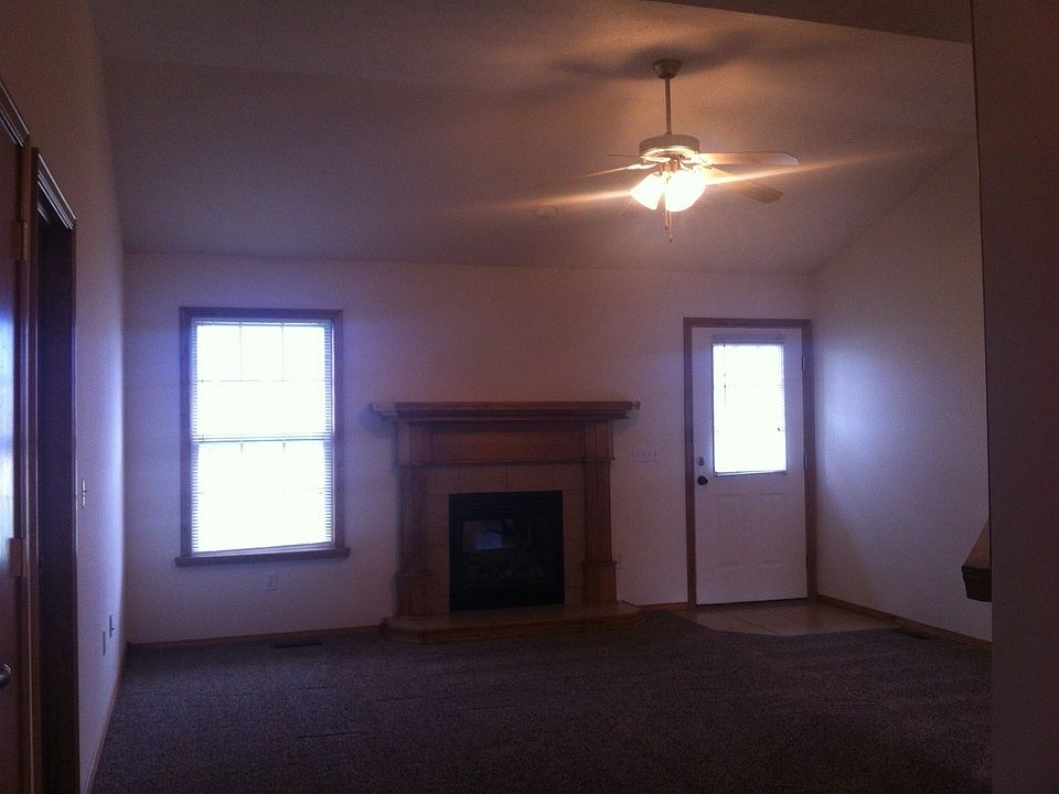 2nd image of 861 W Lorenza Dr