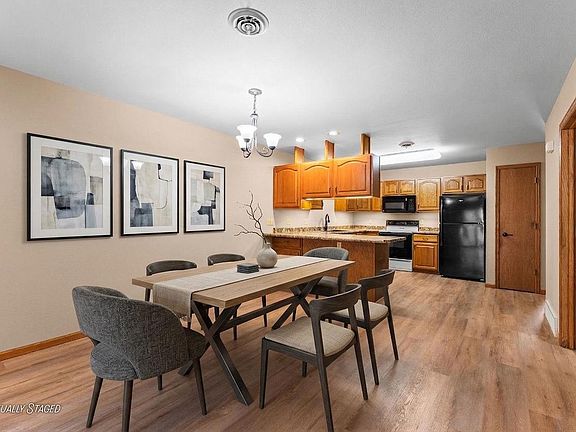 5th image of 1579 North Dewey Avenue