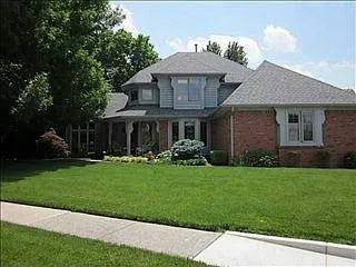 311 Southcreek Dr S photo 1