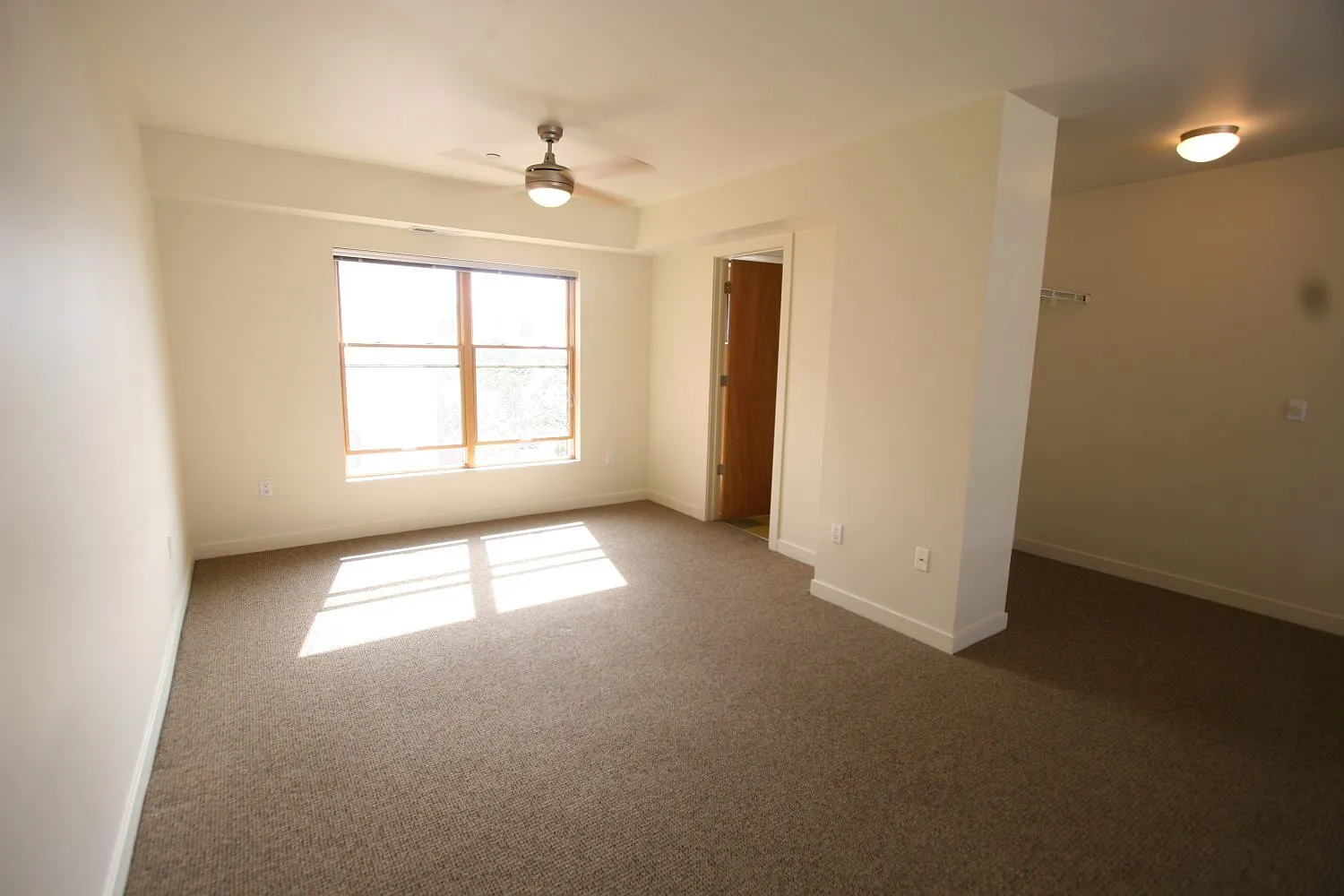 324 Broadway Blvd NE - 1 — Photo 3