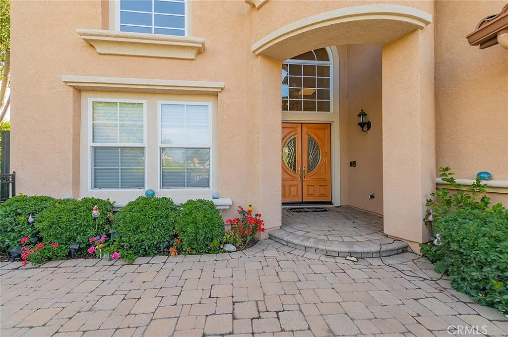 5 bed, 4.5 bath, 4261 sqft, $7,500 — Photo 4