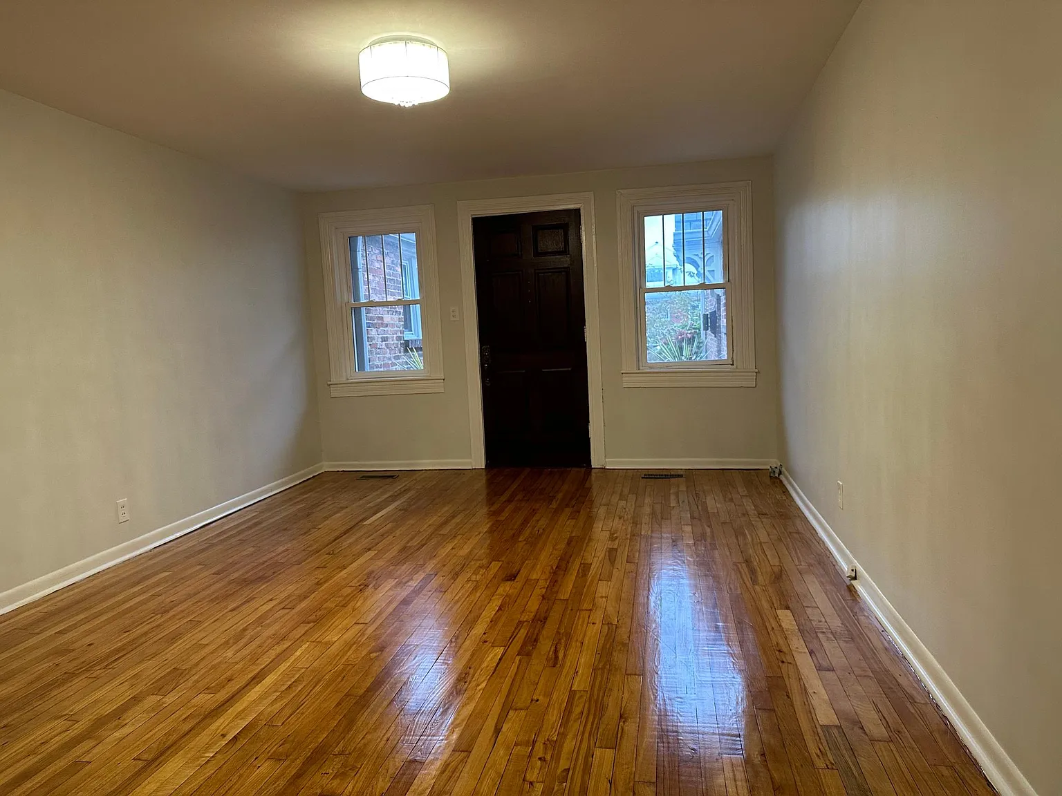 1 bed, 900 sqft, $1,975 — Photo 3