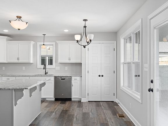 5th image of 121 Locust Run Lot 121