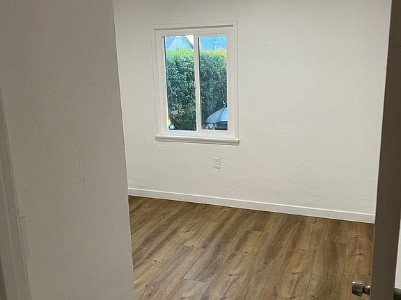 5th image of 3851 42nd St #1-A