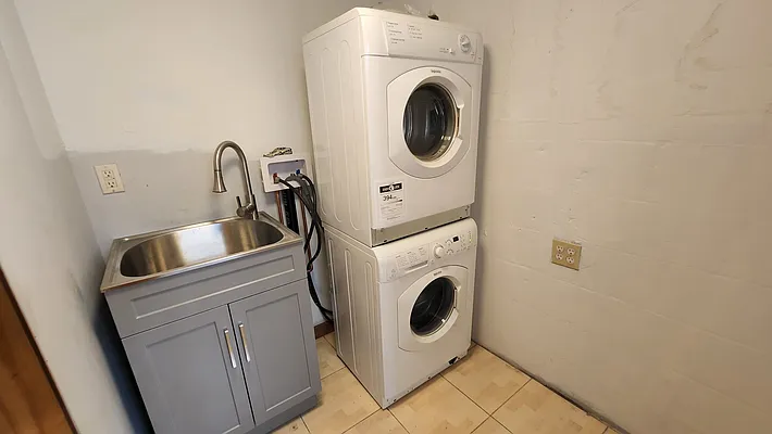 Rented by Compass | media 13