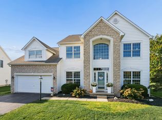 7558 Fairfield Lakes Dr, Powell, OH 43065