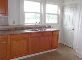 812 W 17th St, Lorain, OH 44052