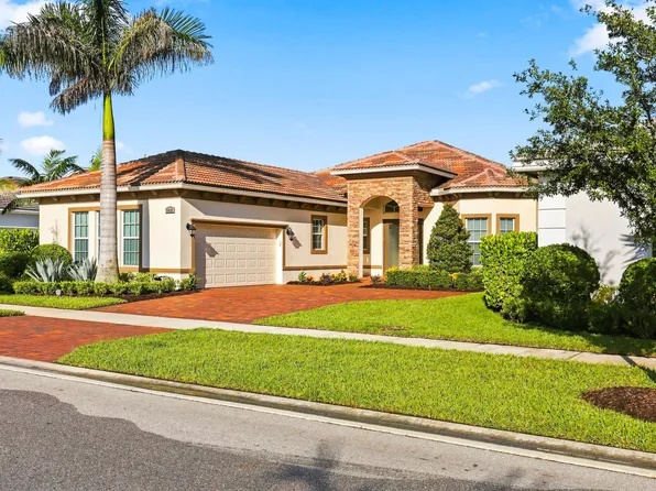 8632 SW Felicita Way, Port St Lucie, FL 34987