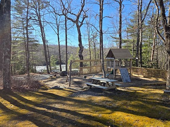 4th image of 108 Hemlock Trl