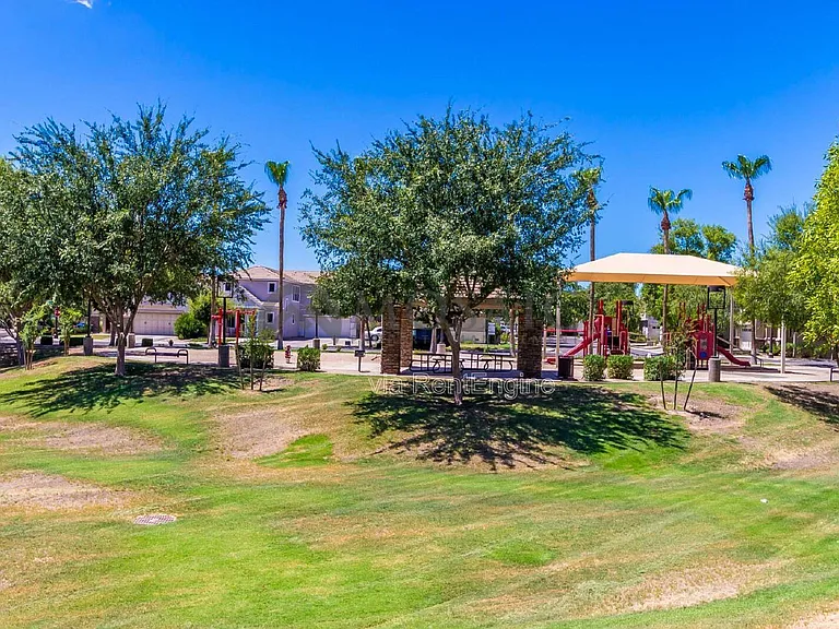 1384 S Sabino Dr — Photo 44
