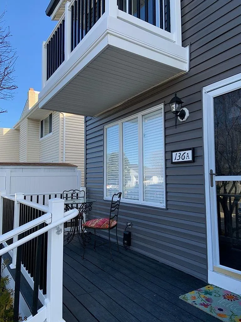 2 bed, 1.5 bath, $2,300 — Photo 2