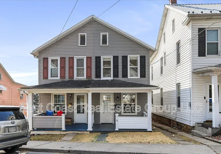 16 Woods Ln — Photo 1