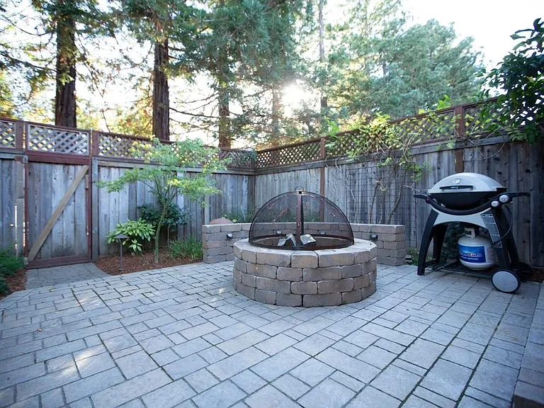 9 Vanessa Ct W — Photo 12