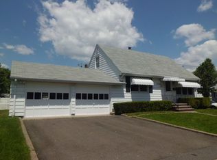 72 Green Tree Rd, Clifton, NJ 07013