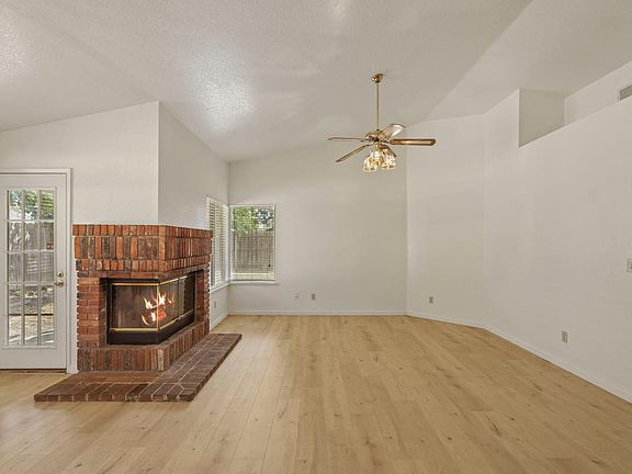 5th image of 976 Lanigan Ct