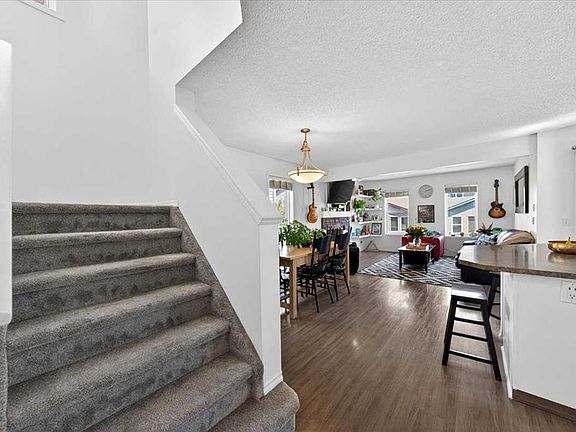 4th image of 194 W Everoak Gdns SW