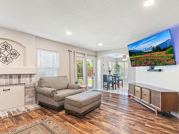 3rd image of 8774 Morninglight Cir