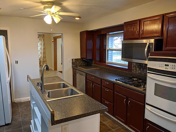 5th image of 138 S Pymatuning St