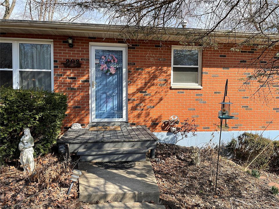 1st image of 209 Lake Hillcrest Dr