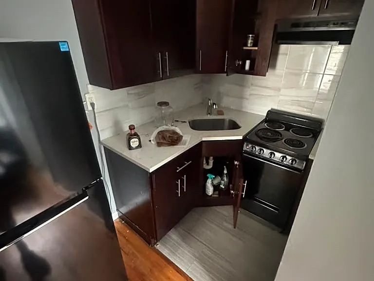 30 Gladstone Ave #3 — Photo 3