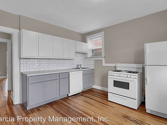 3rd image of 5012 Elenore Ave #A