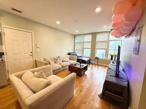 299 Dudley St #4 Photo 1