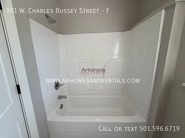 901 W Charles Bussey Ave #F — Photo 10