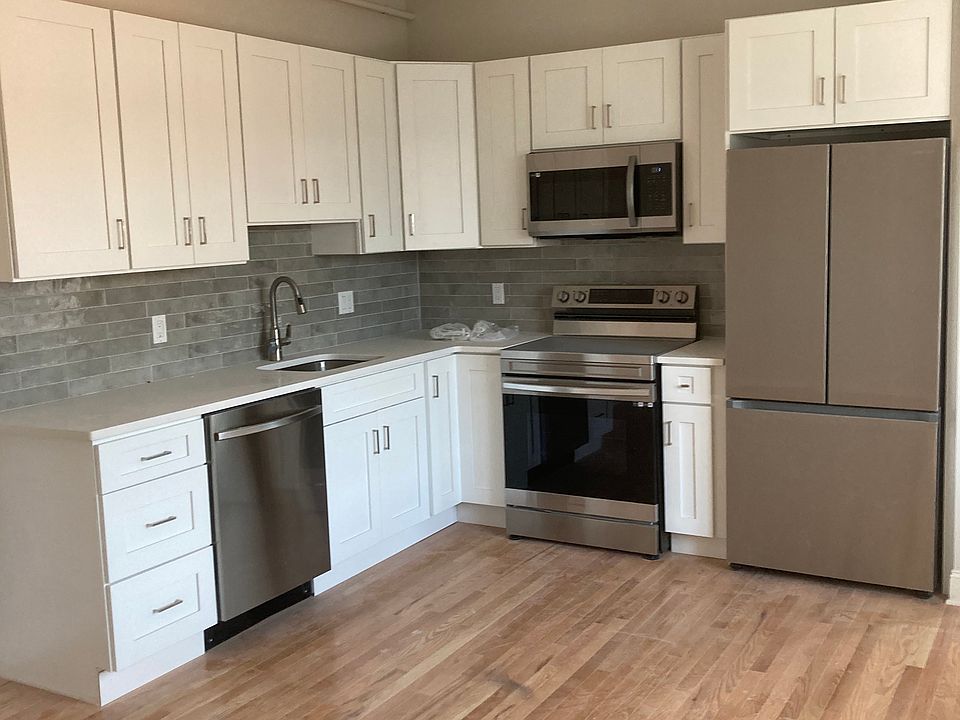 1st image of 544 E Girard Ave #2