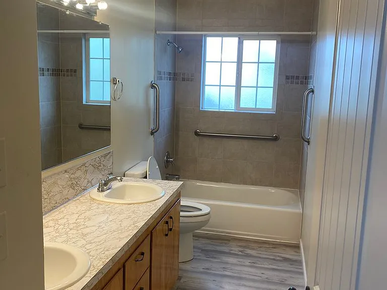 6407 Harvey Dr #A — Photo 2