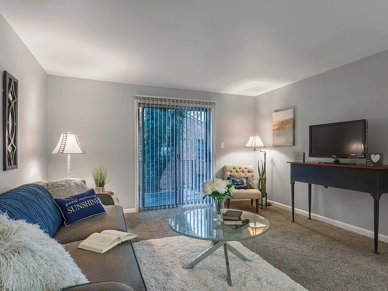 Prime at Uptown Apartments and Townhomes — Photo 19