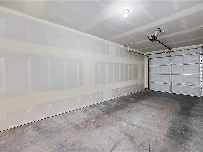28-Garage