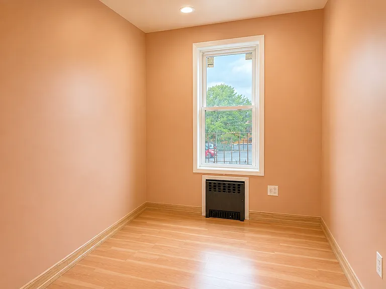 1939 Ellis Ave #2 — Photo 7