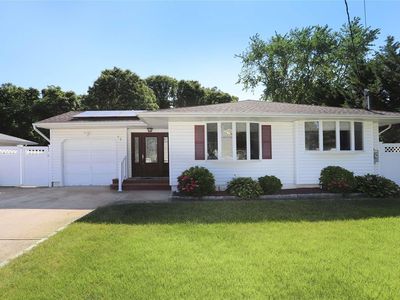 11 Campo Avenue, Selden, NY, 11784
