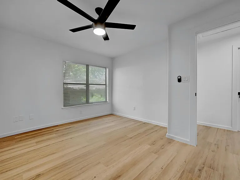 1913 David St — Photo 21