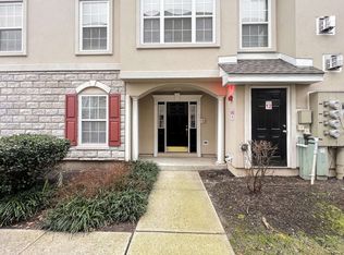 79 Osprey Ct, Secaucus, NJ 07094