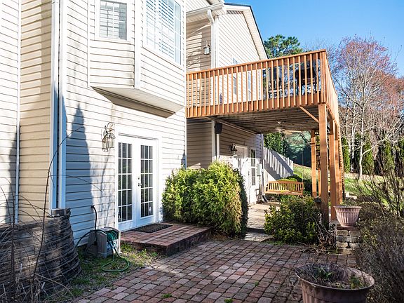 5th image of 150 Wardlaw Ct SW