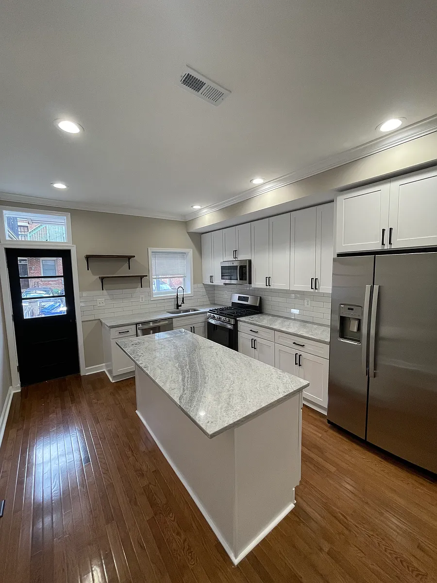 Kitchen - 636 S Ellwood Ave