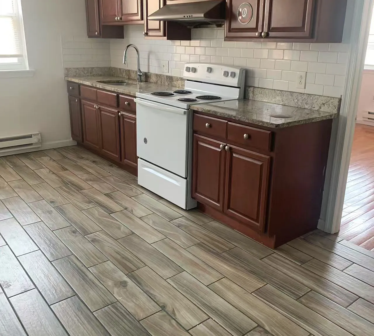 1 bed, 800 sqft, $1,100 — Photo 1