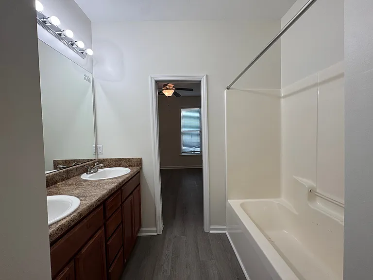 214 Glenhaven Ln — Photo 23