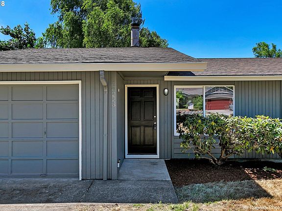 2nd image of 14223 SE Arista Dr