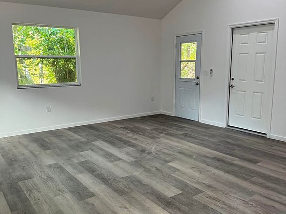 4th image of 1393 45th St #B
