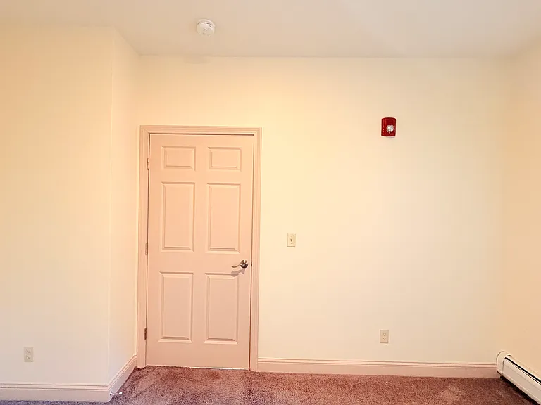 191 College St #208 — Photo 11